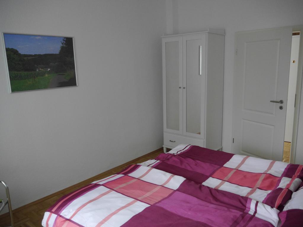 Schoene Ferien Und Messewohnung Naehe Duesseldorf Und Koeln Haan Exterior foto